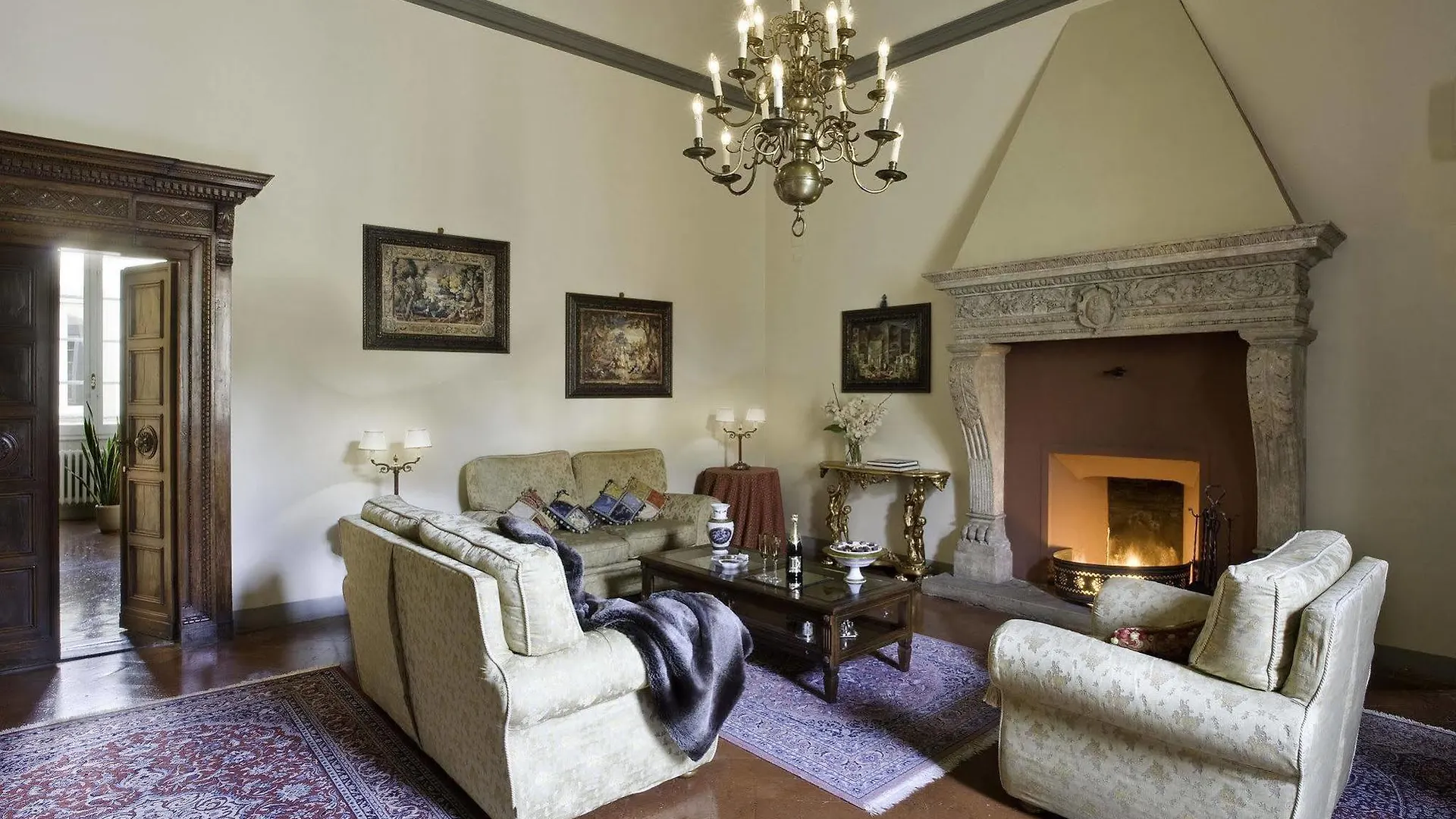 Palazzo Magnani Feroni, All Suite - Residenza D'Epoca Florence 3*,  Italy